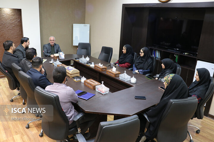 نشست سالیانه اعضای باشگاه خبرنگاران دانشجویی ایران ایسکانیوز یزد با حضور رئیس دانشگاه آزاد اسلامی استان
