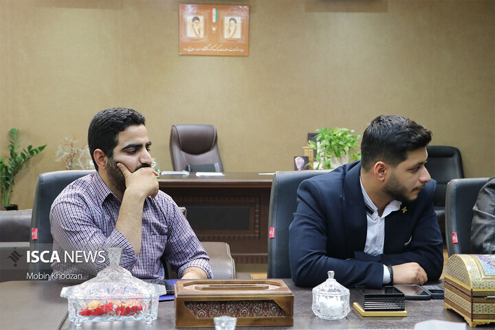 نشست سالیانه اعضای باشگاه خبرنگاران دانشجویی ایران ایسکانیوز یزد با حضور رئیس دانشگاه آزاد اسلامی استان