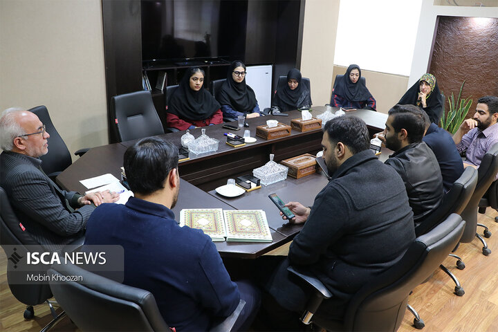 نشست سالیانه اعضای باشگاه خبرنگاران دانشجویی ایران ایسکانیوز یزد با حضور رئیس دانشگاه آزاد اسلامی استان