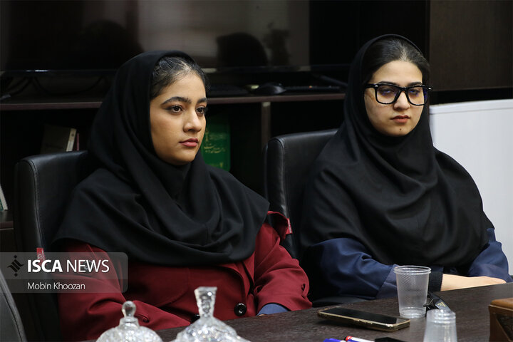 نشست سالیانه اعضای باشگاه خبرنگاران دانشجویی ایران ایسکانیوز یزد با حضور رئیس دانشگاه آزاد اسلامی استان