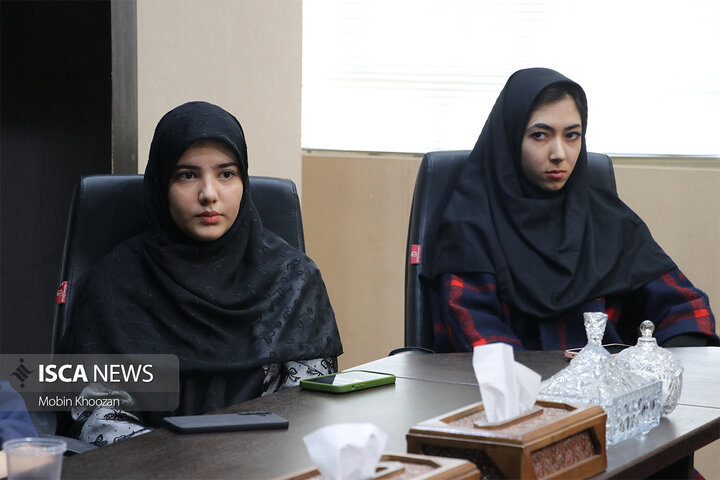 نشست سالیانه اعضای باشگاه خبرنگاران دانشجویی ایران ایسکانیوز یزد با حضور رئیس دانشگاه آزاد اسلامی استان