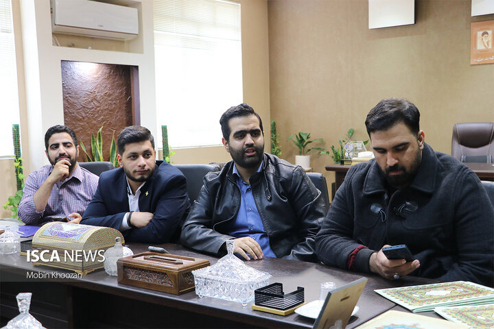 نشست سالیانه اعضای باشگاه خبرنگاران دانشجویی ایران ایسکانیوز یزد با حضور رئیس دانشگاه آزاد اسلامی استان