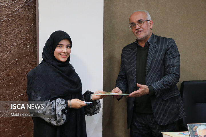 نشست سالیانه اعضای باشگاه خبرنگاران دانشجویی ایران ایسکانیوز یزد با حضور رئیس دانشگاه آزاد اسلامی استان