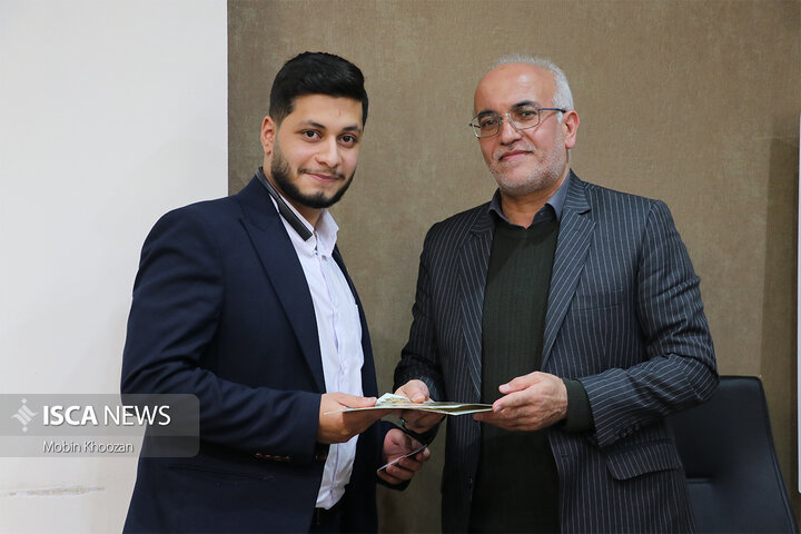 نشست سالیانه اعضای باشگاه خبرنگاران دانشجویی ایران ایسکانیوز یزد با حضور رئیس دانشگاه آزاد اسلامی استان