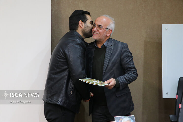 نشست سالیانه اعضای باشگاه خبرنگاران دانشجویی ایران ایسکانیوز یزد با حضور رئیس دانشگاه آزاد اسلامی استان