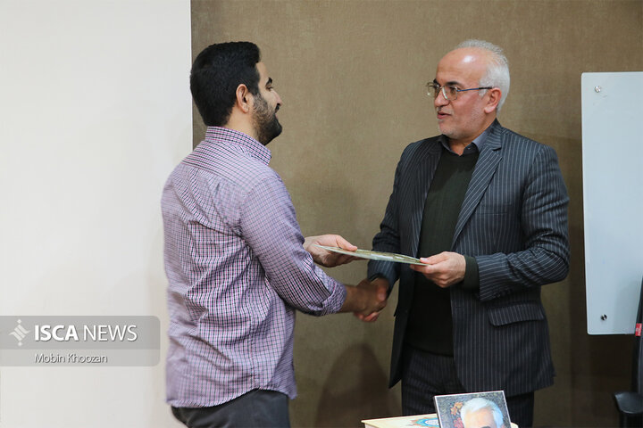 نشست سالیانه اعضای باشگاه خبرنگاران دانشجویی ایران ایسکانیوز یزد با حضور رئیس دانشگاه آزاد اسلامی استان