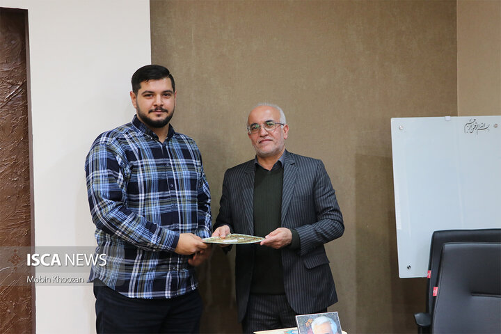 نشست سالیانه اعضای باشگاه خبرنگاران دانشجویی ایران ایسکانیوز یزد با حضور رئیس دانشگاه آزاد اسلامی استان