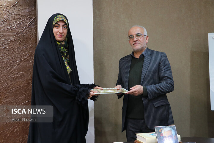 نشست سالیانه اعضای باشگاه خبرنگاران دانشجویی ایران ایسکانیوز یزد با حضور رئیس دانشگاه آزاد اسلامی استان