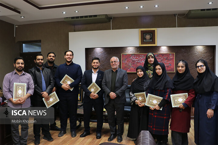 نشست سالیانه اعضای باشگاه خبرنگاران دانشجویی ایران ایسکانیوز یزد با حضور رئیس دانشگاه آزاد اسلامی استان