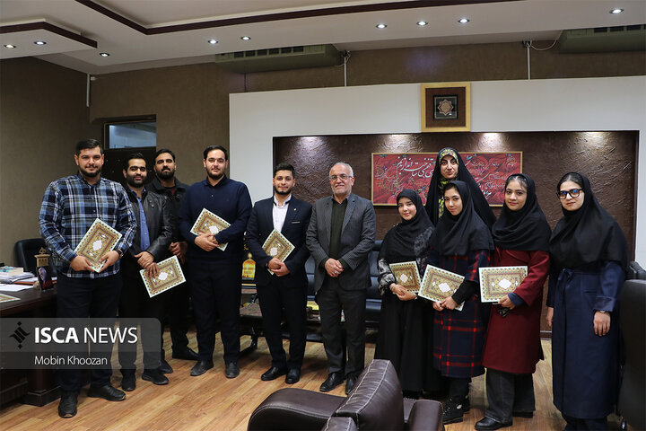 نشست سالیانه اعضای باشگاه خبرنگاران دانشجویی ایران ایسکانیوز یزد با حضور رئیس دانشگاه آزاد اسلامی استان