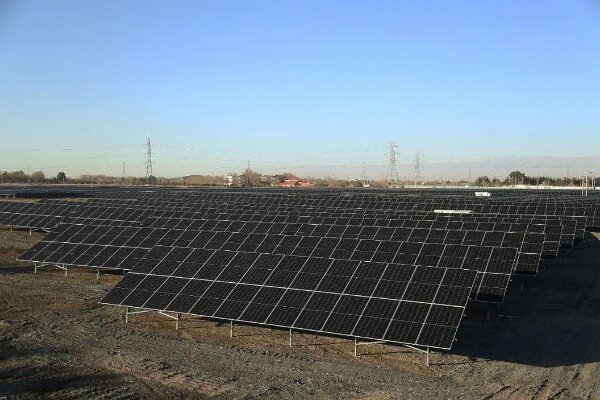 نیروگاه خورشیدی ۶ مگاواتی دولت در خراسان رضوی به بهره‌برداری رسید