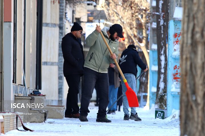 یک روز برفی در اردبیل