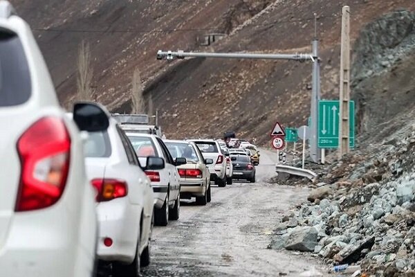 وضعیت جادهها / ترافیک سنگین در محورهای شمالی وضعیت جادهها / ترافیک سنگین در محورهای شمالی