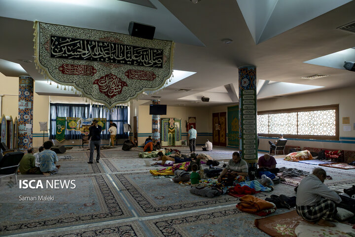 مراسم معنوی اعتکاف در مسجد دانشگاه آزاد اسلامی واحد علوم تحقیقات