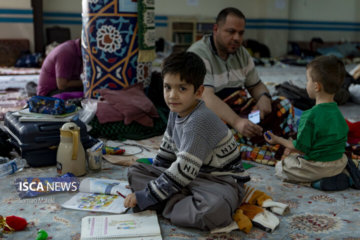 مراسم معنوی اعتکاف در مسجد دانشگاه آزاد اسلامی واحد علوم تحقیقات