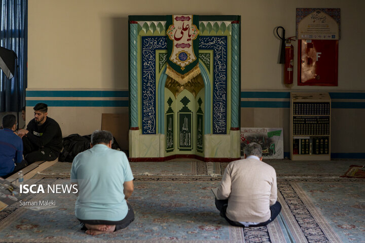مراسم معنوی اعتکاف در مسجد دانشگاه آزاد اسلامی واحد علوم تحقیقات