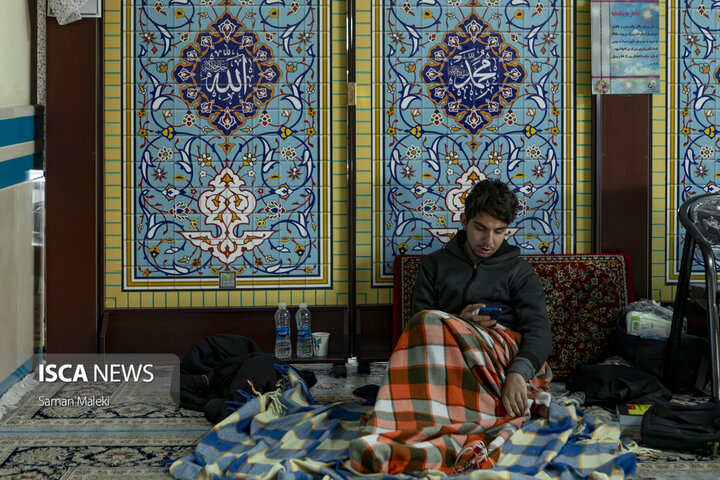 مراسم معنوی اعتکاف در مسجد دانشگاه آزاد اسلامی واحد علوم تحقیقات