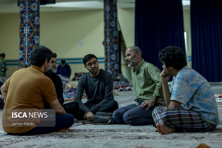 مراسم معنوی اعتکاف در مسجد دانشگاه آزاد اسلامی واحد علوم تحقیقات