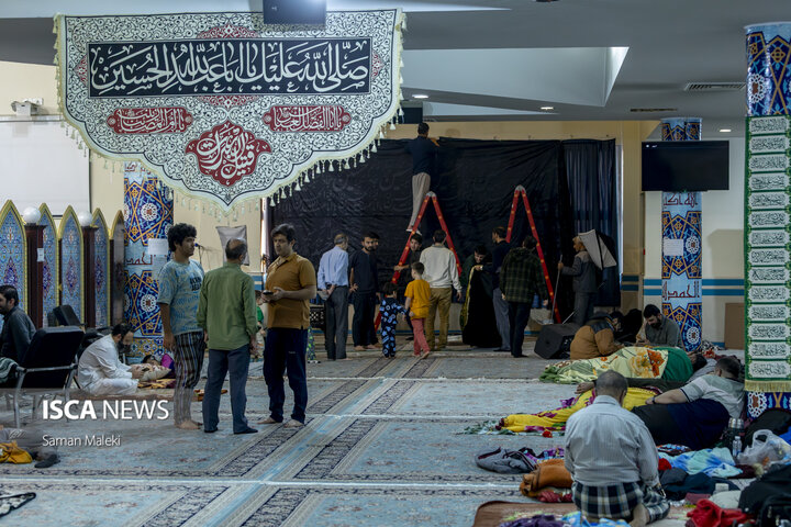 مراسم معنوی اعتکاف در مسجد دانشگاه آزاد اسلامی واحد علوم تحقیقات