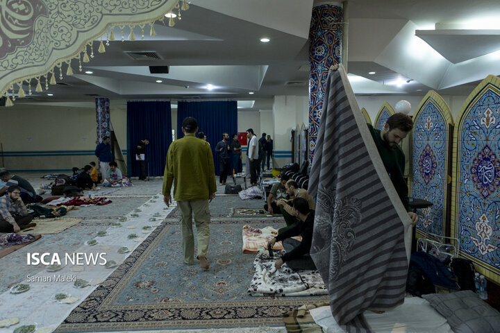 مراسم معنوی اعتکاف در مسجد دانشگاه آزاد اسلامی واحد علوم تحقیقات