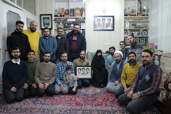 دیدار دست‌اندرکاران جشنواره مردمی فیلم عمار با خانواده شهیدان خالقی‌پور