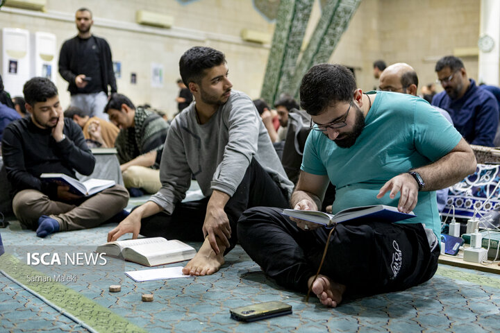 مراسم معنوی اعتکاف در مسجد دانشگاه تهران