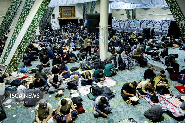 مراسم معنوی اعتکاف در مسجد دانشگاه تهران