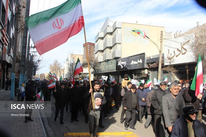 تجمع مردم اردبیل علیه اغتشاشگران