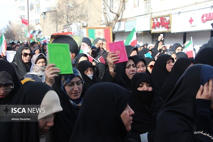 تجمع مردم اردبیل علیه اغتشاشگران