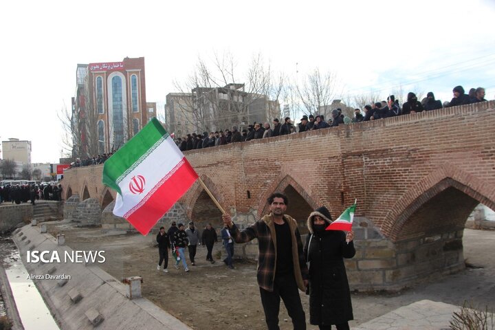 تجمع مردم اردبیل علیه اغتشاشگران