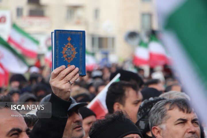 تجمع مردم اردبیل علیه اغتشاشگران