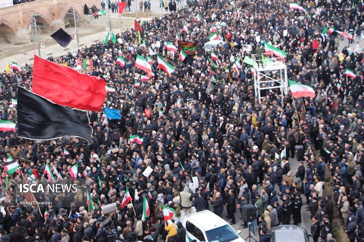 تجمع مردم اردبیل علیه اغتشاشگران