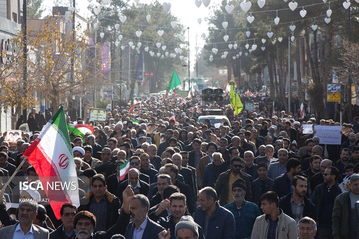 تجمع مردم گناباد علیه اغتشاشگران