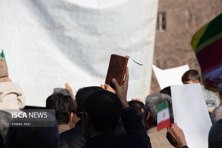 تجمع مردم گناباد علیه اغتشاشگران