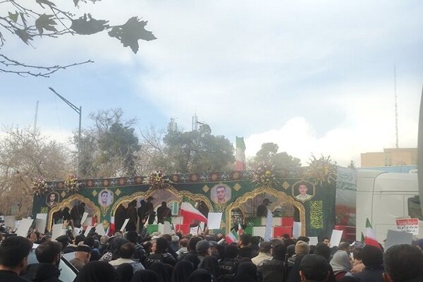 آغاز تشییع پیکر شهدای مردمی و مدافعان امنیت در تهران