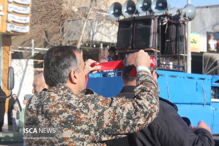 حضور حماسی مردم آران و بیدگل در آئین تشییع شهید مدافع امنیت