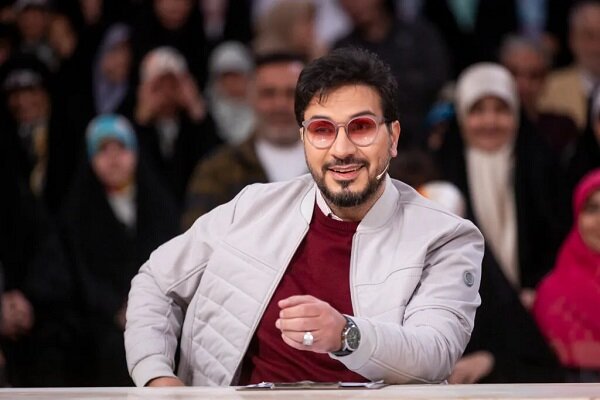 شوخی با حسنین در پشت صحنه هم ادامه دارد/ از همه تلاوتهایی که در «محفل» انجام میشود لذت میبرم شوخی با حسنین در پشت صحنه هم ادامه دارد/ از همه تلاوتهایی که در «محفل» انجام میشود لذت میبرم