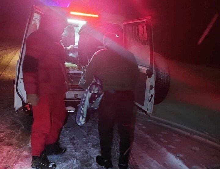 برف بهمن ۱۴۰۴ تصویری باشکوه از انسانیت و ایثار را در دلِ طوفان به نمایش گذاشت