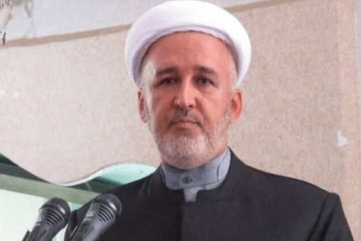 رهبر انقلاب پرچم‌دار عزت اسلام در عصر حاضر هستند