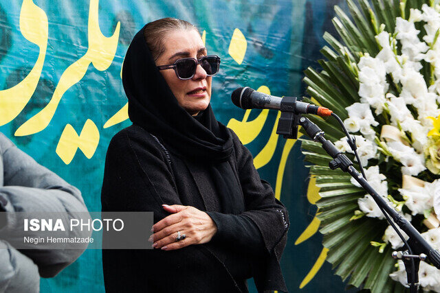 گزارشی از مراسم خاکسپاری رضا رویگری / "ما فقط یک بازیگر را از دست ندادیم"