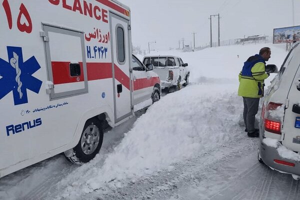 جان مادر باردار در برف کردستان نجات یافت