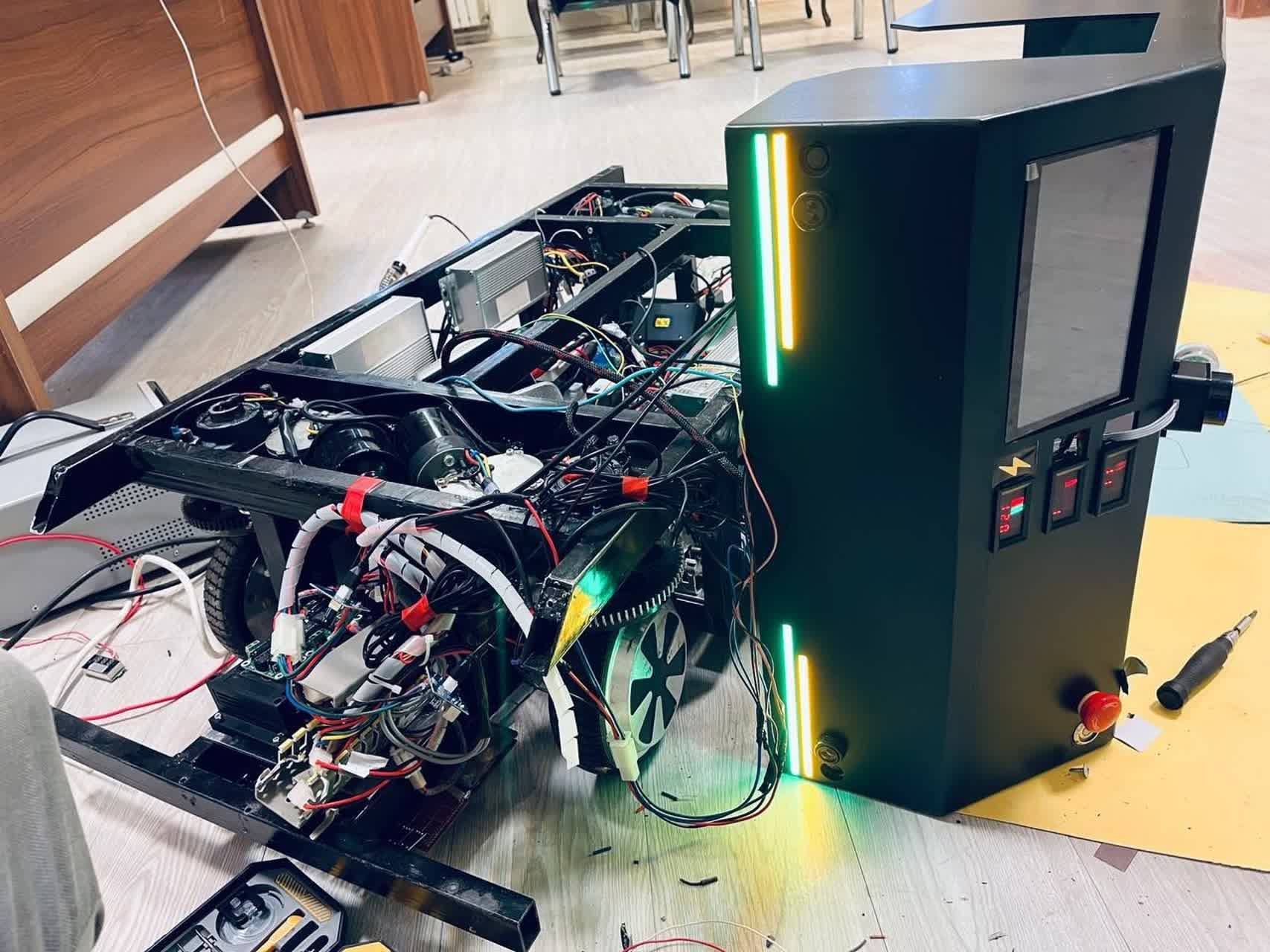 کارخانه ایدههای هوشمند در دانشگاه آزاد واحد تبریز؛ جایی که رباتها متولد میشوند