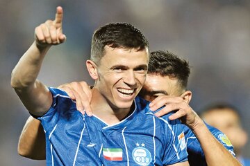 خرید یک خودروی صفر از طرف یاسر آسانی برای یک استقلالی