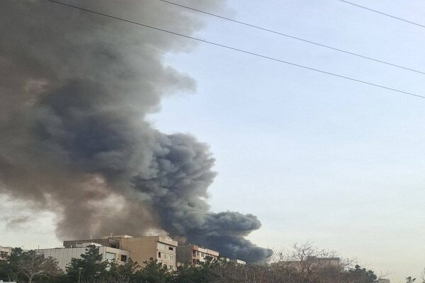 آتش سوزی گسترده در بازارچه جنت آباد تهران + فیلم آتش سوزی گسترده در بازارچه جنت آباد تهران + فیلم
