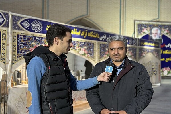 دانشگاه آزاد نجف‌آباد با موکب خود در گلستان شهدا میزبان مردم شد