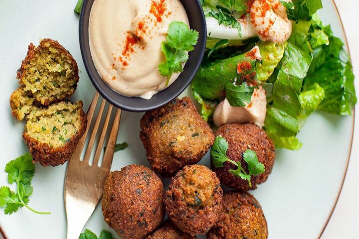 آموزش آشپزی / طرز تهیه فلافل خانگی با نخود پخته ؛ ترد و خوشمزه بهتر از ساندویچی آموزش آشپزی / طرز تهیه فلافل خانگی با نخود پخته ؛ ترد و خوشمزه بهتر از ساندویچی