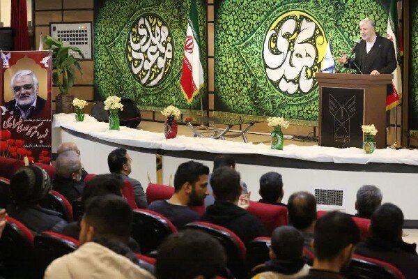 جشن میلاد حضرت صاحب‌الزمان (عج) و سالگرد پیروزی انقلاب اسلامی در دانشگاه آزاد کرمانشاه برگزار شد