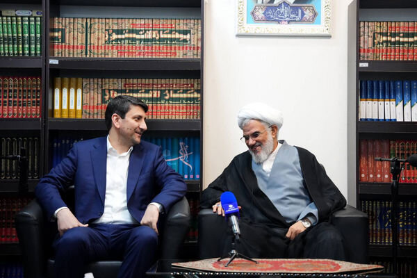 توسعه زیرساخت‌های ارتباطی در شرق هرمزگان و مکران کلید می‌خورد