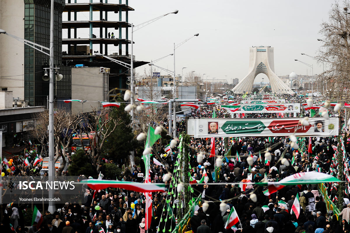 راهپیمایی سراسری مردم تهران در یوم‌الله ۲۲ بهمن