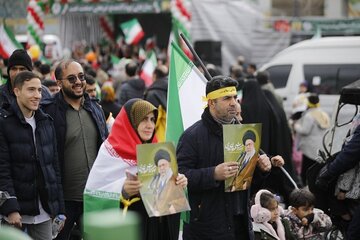 جسارت، اهانت یا تعرض به حریم حضرت آیت الله خامنه‌ای را برنمی‌تابیم